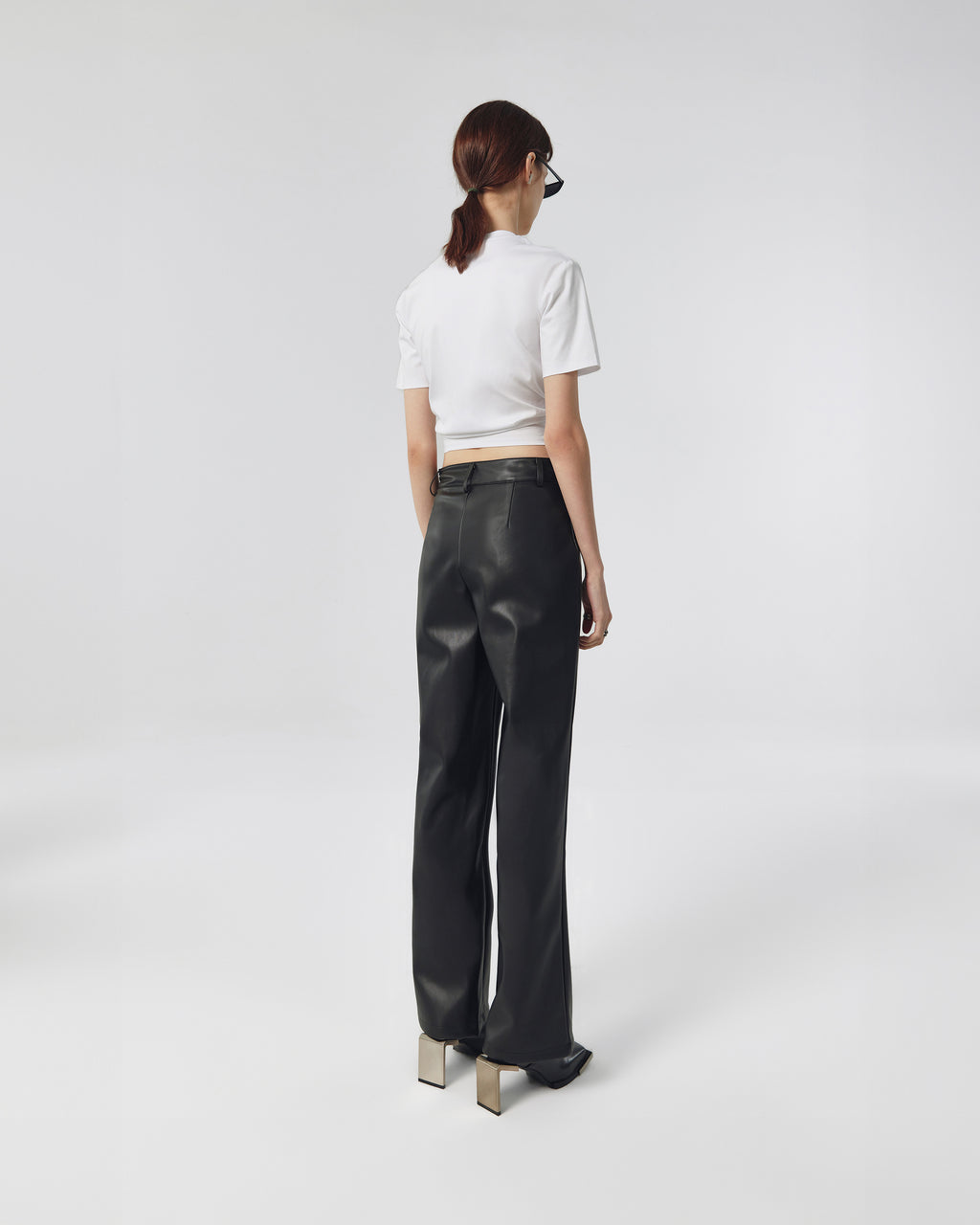 Luna Cropped Tee With U Buckle